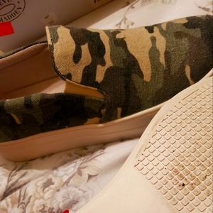Steve Madden Green Camo sneakers